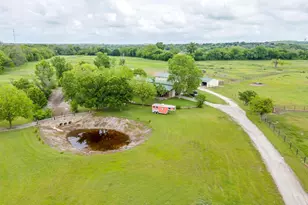 173 Trinity Bluffs Rd, Aledo, TX 76008 - Photo 2