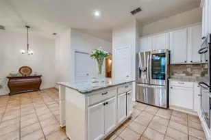 9801 Sunrise Ct, Irving, TX 75063 - Photo 6