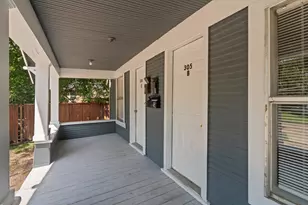 305 W Waco St, Ennis, TX 75119 - Photo 6