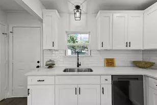 3958 Valentine St, Fort Worth, TX 76107 - Photo 10