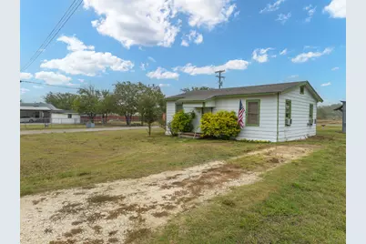 108 N Heflin Street, Frost, TX 76641 - Photo 1