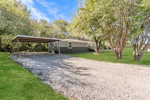 200 Rhett Ct, Aurora, TX 76078 - Photo 12