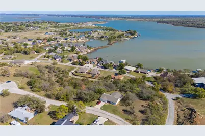 17 Bayside Drive, Runaway Bay, TX 76426 - Photo 2