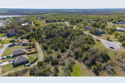 17 Bayside Drive, Runaway Bay, TX 76426 - Photo 12