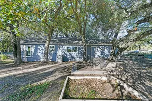 4536 Hodgkins Rd, Lake Worth, TX 76135 - Photo 4