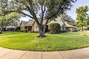 109 Kiowa Ln, Waxahachie, TX 75165 - Photo 2