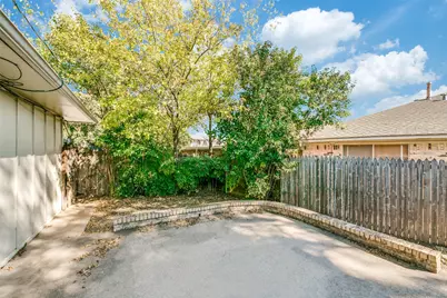 8222 Lullwater Drive, Dallas, TX 75218 - Photo 12