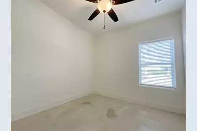 607 W Baker Street, Denison, TX 75020 - Photo 16