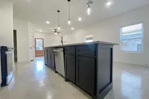 607 W Baker St, Denison, TX 75020 - Photo 4