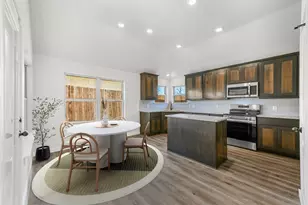 1102 Holly St, Cleburne, TX 76033 - Photo 8