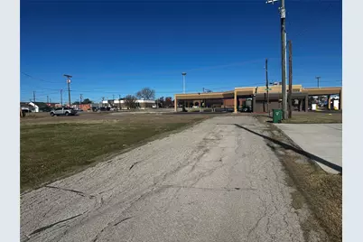 118 W College Street, Mesquite, TX 75149 - Photo 14