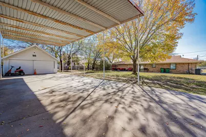 301 E Williams Street, Bowie, TX 76230 - Photo 26