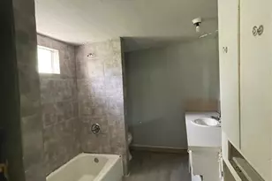 908 S Throckmorton St, Sherman, TX 75090 - Photo 4