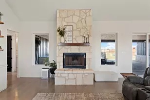 353 Willow Moon Ranch Rd, Crawford, TX 76638 - Photo 4