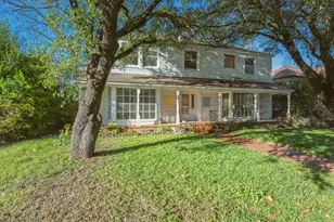 404 Forrest Ave, Cleburne, TX 76033 - Photo 2