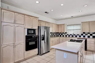 17055 Vinland Dr, Addison, TX 75001 - Photo 14