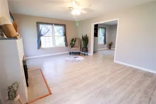 2208 N Sylvania Ave, Fort Worth, TX 76111 - Photo 4