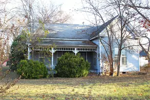 412 W Live Oak St, Dublin, TX 76446 - Photo 2