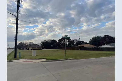 201 Swisher Road, Lake Dallas, TX 75065 - Photo 2