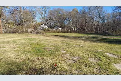 1404 E 10th Avenue, Corsicana, TX 75110 - Photo 2