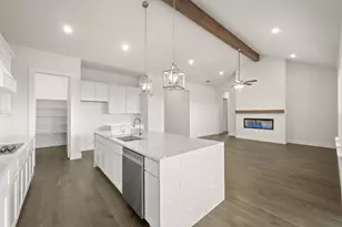 1300 Green Ridge Dr, Weatherford, TX 76085 - Photo 10