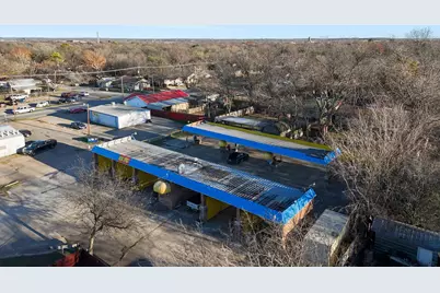 805 Poindexter Avenue, Cleburne, TX 76033 - Photo 4