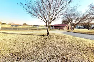 4260 Lasater Rd, Balch Springs, TX 75181 - Photo 30