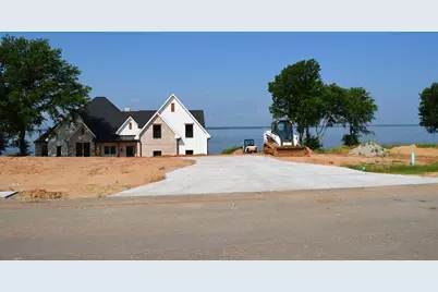 551 Shoreline Drive, Mabank, TX 75143 - Photo 2