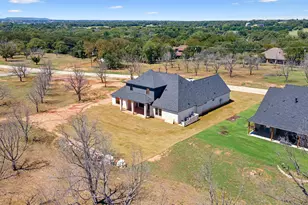 2409 Candlestick Dr, Granbury, TX 76049 - Photo 40