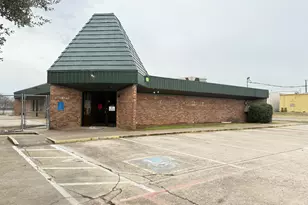 6808 Chapman Dr, North Richland Hills, TX 76182 - Photo 1