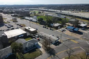 320 W Washington St, Sherman, TX 75090 - Photo 2