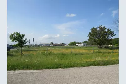 207 Newell Drive, Hudson Oaks, TX 76087 - Photo 2