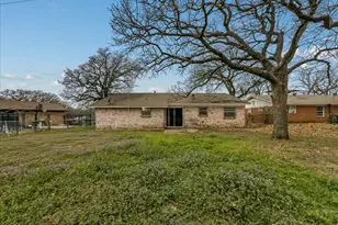 6129 Forest Edge Dr, Forest Hill, TX 76119 - Photo 26