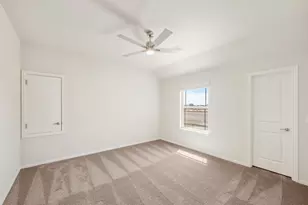 329 Sparkling Spgs Dr, Waxahachie, TX 75165 - Photo 32