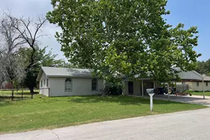 100 Laguna Vista Ct, Chico, TX 76431 - Photo 2