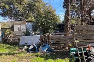 180 Canyon Dr, Whitney, TX 76692 - Photo 4