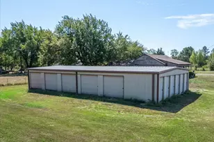 7513 Hwy 34, Wolfe City, TX 75496 - Photo 2