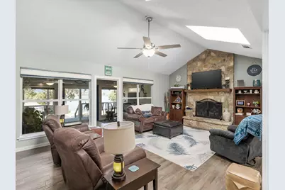 632 S Rough Creek Court, Granbury, TX 76048 - Photo 10