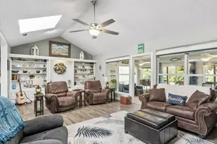 632 S Rough Creek Ct, Granbury, TX 76048 - Photo 12