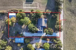 1364 Winn Rd, Bowie, TX 76230 - Photo 2