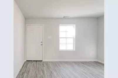 805 Bluffview Drive, Cleburne, TX 76031 - Photo 18