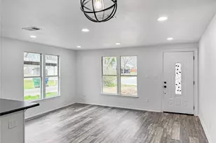 828 Indiana St, Graham, TX 76450 - Photo 2