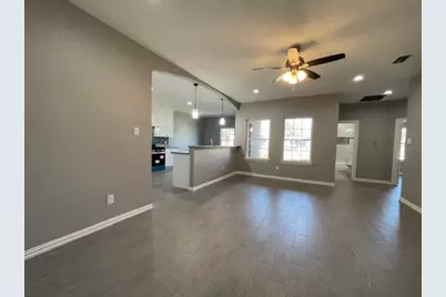 304 Avenue D, Ennis, TX 75119 - Photo 4