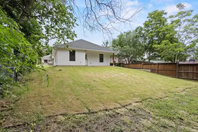 308 Santa Fe, Wolfe City, TX 75496 - Photo 32