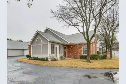 941 Bridges Drive, Arlington, TX 76012 - Photo 2