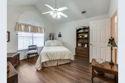 941 Bridges Drive, Arlington, TX 76012 - Photo 18