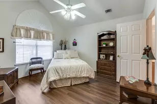 941 Bridges Dr, Arlington, TX 76012 - Photo 18