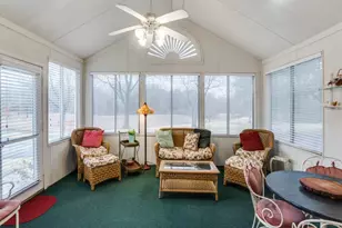 941 Bridges Dr, Arlington, TX 76012 - Photo 12