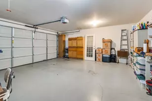 941 Bridges Dr, Arlington, TX 76012 - Photo 22