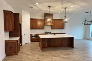 108 Goldfinch Rd, Joshua, TX 76058 - Photo 2